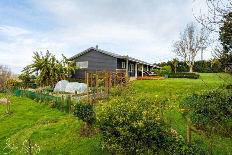 Photo of property in 147 Petley Road, Paparoa, 0571