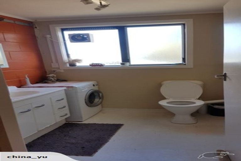 Photo of property in 1/102 Lyall Parade, Lyall Bay, Wellington, 6022