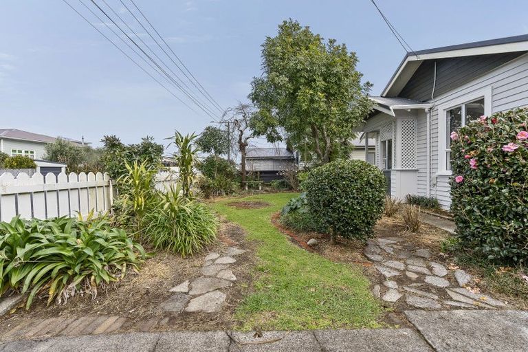 Photo of property in 9 Princes Street, Fitzroy, New Plymouth, 4312