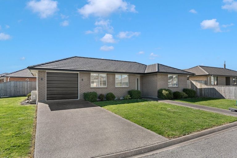 Photo of property in 12 Tarata Grove, Lansdowne, Masterton, 5810