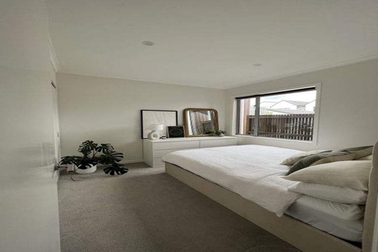 Photo of property in 2/2 Warrant Officer Lane, Hobsonville, Auckland, 0616