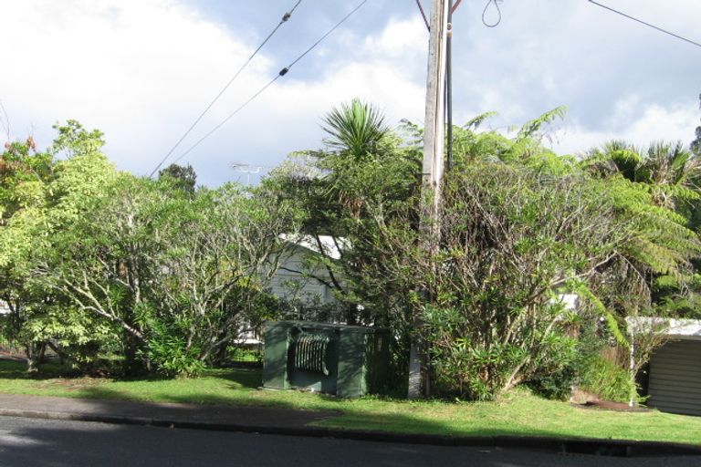 Photo of property in 15 Rimutaka Place, Titirangi, Auckland, 0604