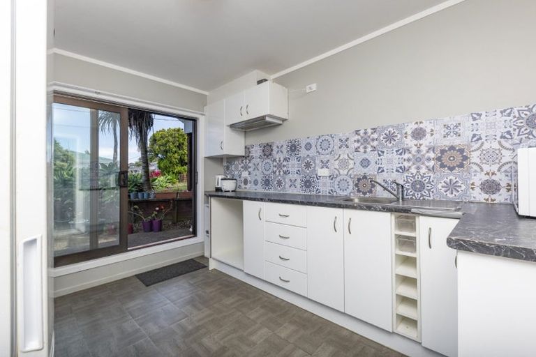 Photo of property in 8 Tane Street, New Lynn, Auckland, 0600