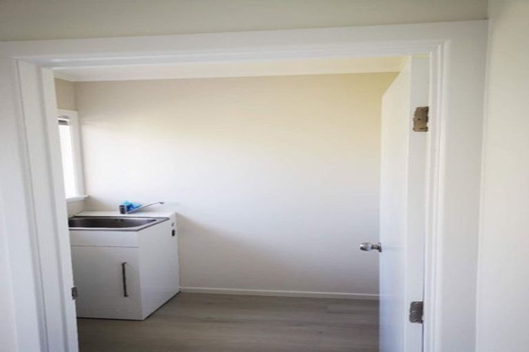 Photo of property in 17 Diana Drive, Glenfield, Auckland, 0627