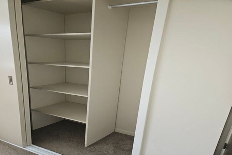 Photo of property in 15 Cantua Close, Totara Heights, Auckland, 2105