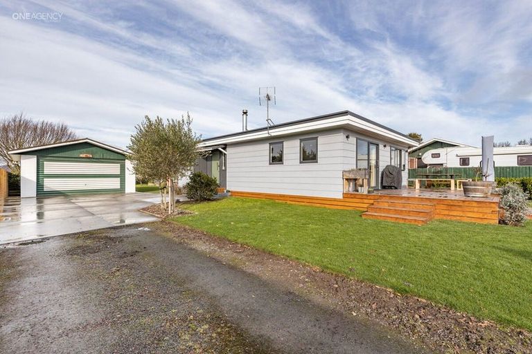 Photo of property in 96 Main North Road, Woodend, 7610