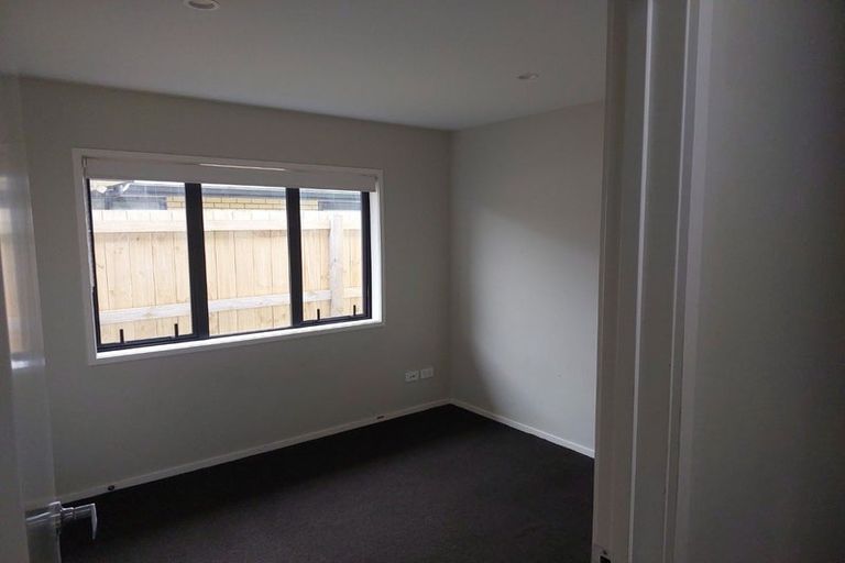 Photo of property in 8 Opouatu Avenue, Glenbrook, 2681