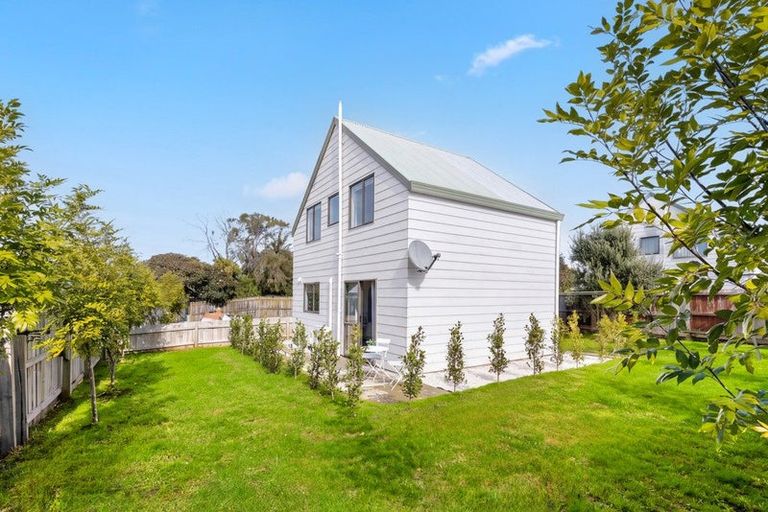 Photo of property in 26 Barneys Farm Road, Clendon Park, Auckland, 2103