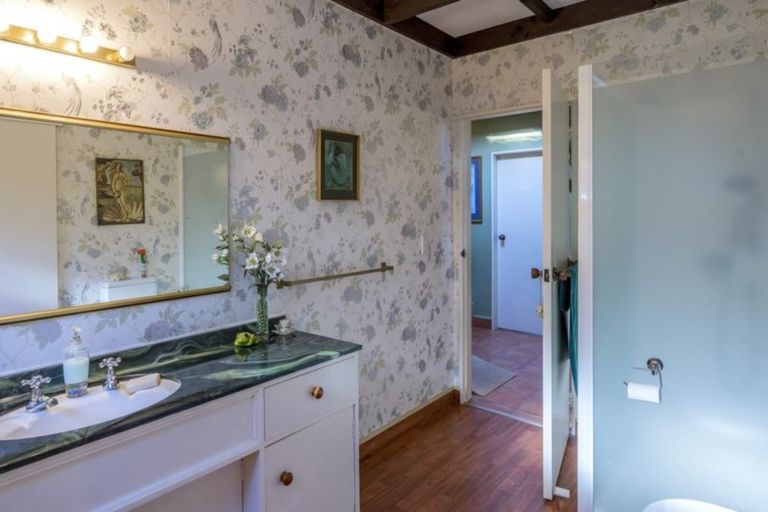 Photo of property in 373a Te Moana Road, Waikanae, 5036