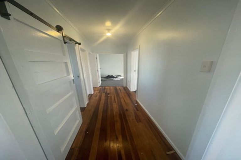 Photo of property in 77 Mould Street, Waitara, 4320
