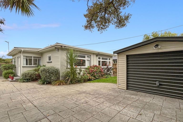 Photo of property in 2 Meadowville Avenue, Spreydon, Christchurch, 8024