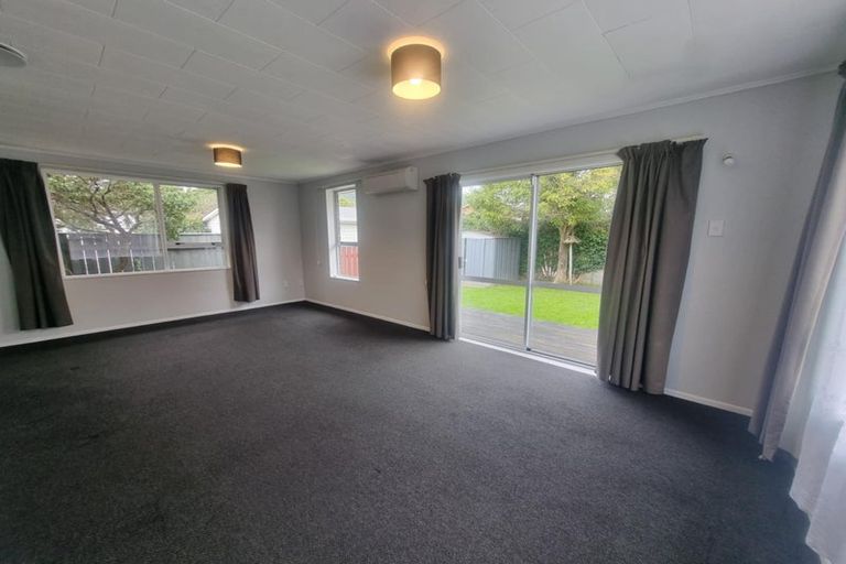 Photo of property in 2/156 Knights Road, Hutt Central, Lower Hutt, 5011
