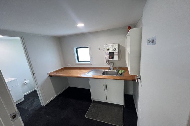 Photo of property in 13 Taupaki Road, Taupaki, Henderson, 0782