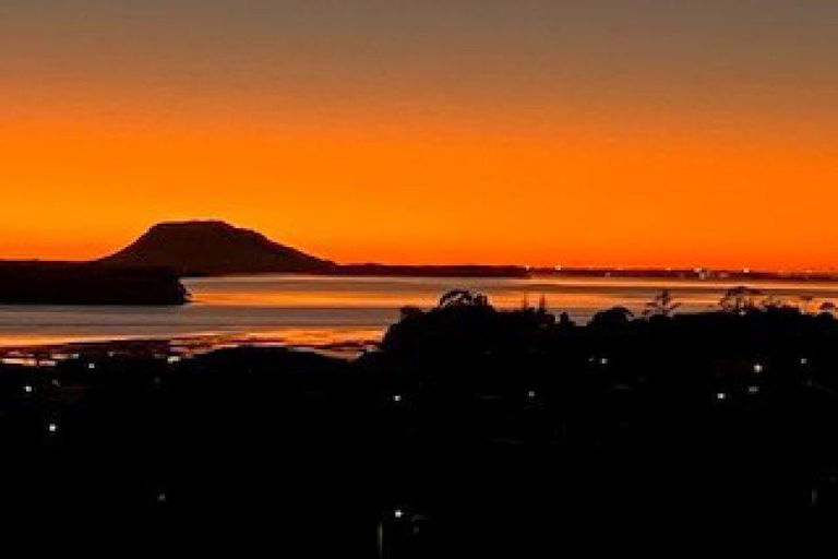 Photo of property in 8 Goldstone Place, Omokoroa, 3114