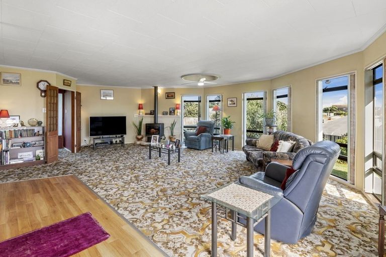 Photo of property in 24 Scott Avenue, Otaki Beach, Otaki, 5512