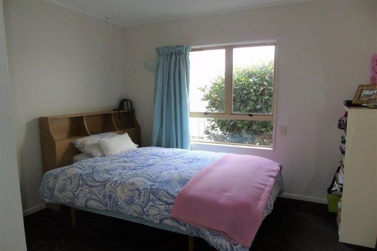 Photo of property in 2/25 Braithwaite Street, Karori, Wellington, 6012