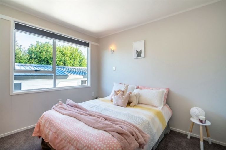 Photo of property in 10 West Glade Crescent, Birkenhead, Auckland, 0626