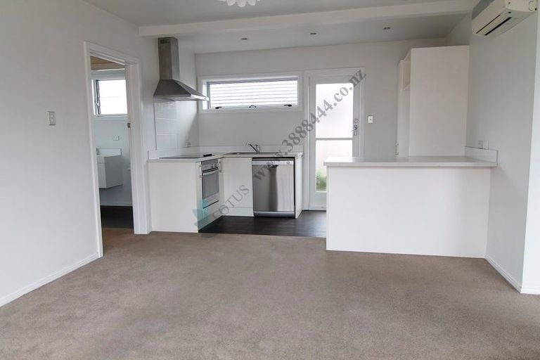 Photo of property in 39 Prestons Road, Redwood, Christchurch, 8051