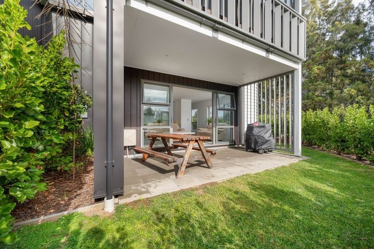 Photo of property in 6/27 Dida Park Drive, Kumeu, 0810