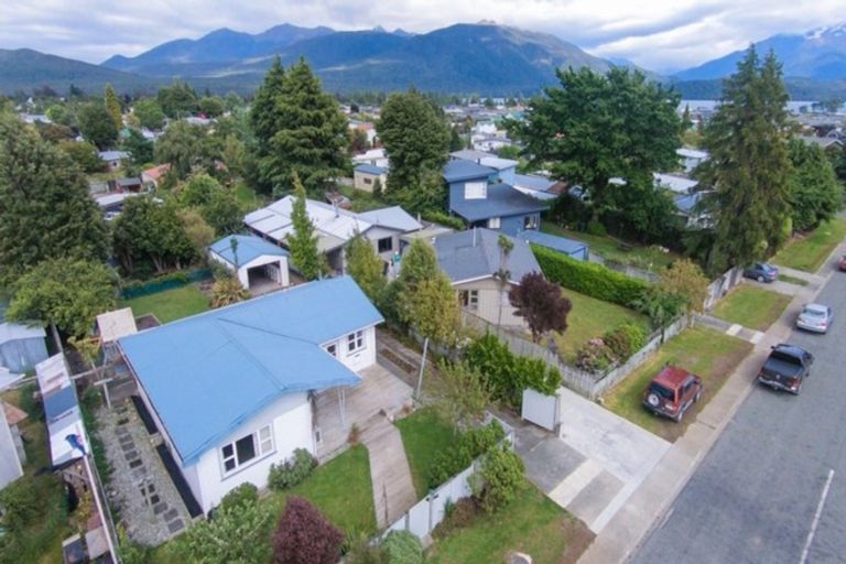 Photo of property in 44 Mackinnon Loop, Te Anau, 9600