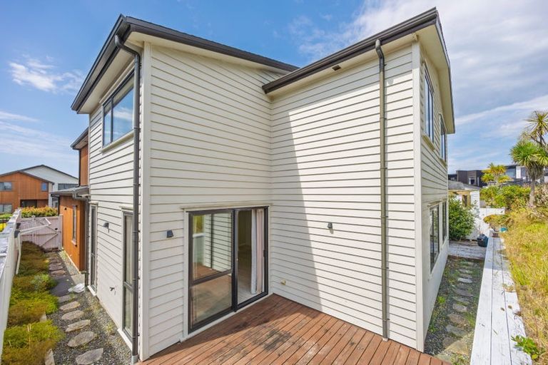 Photo of property in 42 Headland Drive, Long Bay, Auckland, 0630