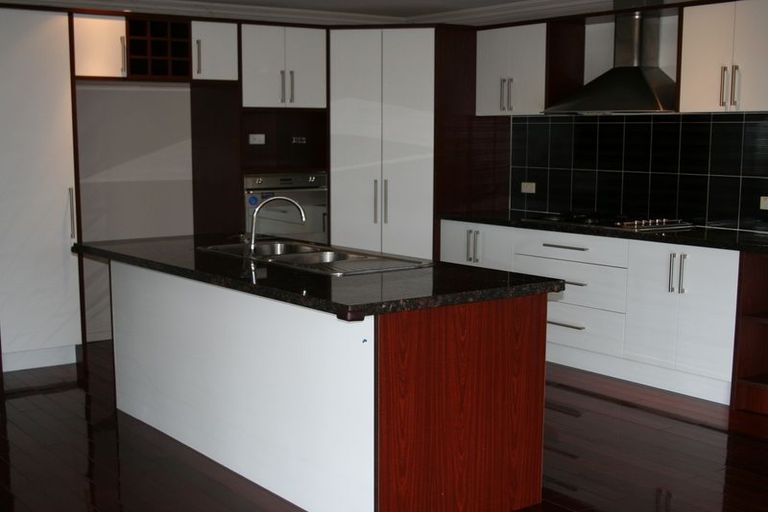 Photo of property in 29 Sapperton Drive, Henderson, Auckland, 0612