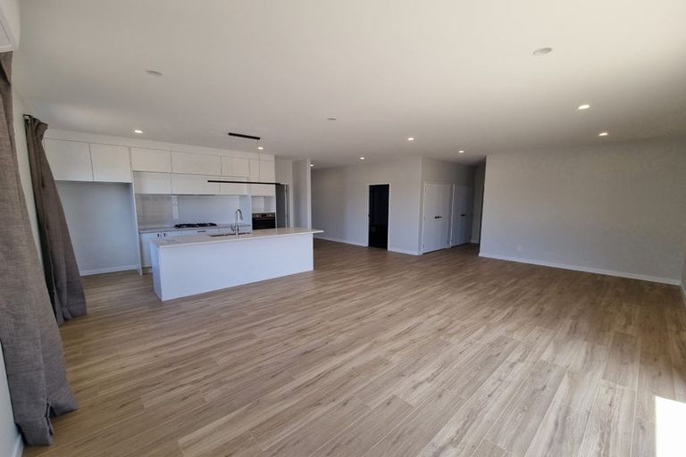 Photo of property in 11 Konoba Avenue, Kumeu, 0810