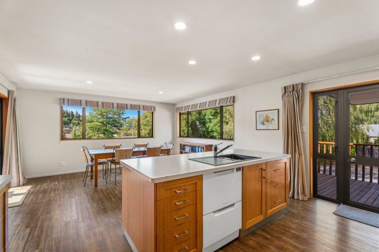 Photo of property in 8 Larch Place, Wanaka, 9305