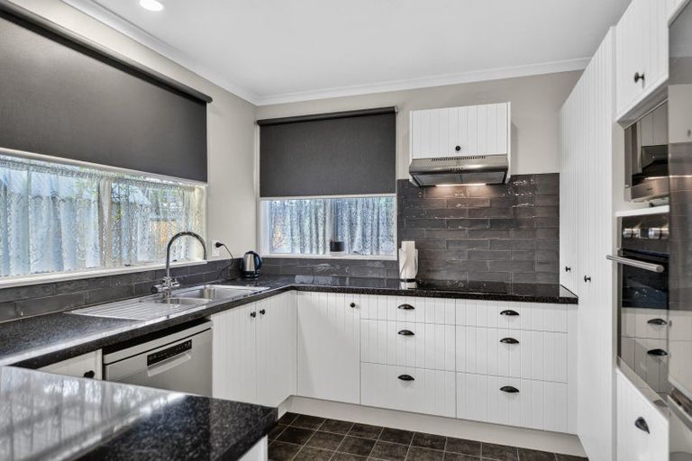 Photo of property in 35 Nottingham Drive, Hamilton East, Hamilton, 3216