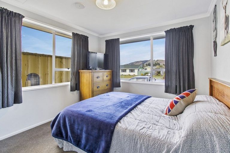 Photo of property in 3 Saul Shrives Place, Waimate, 7924