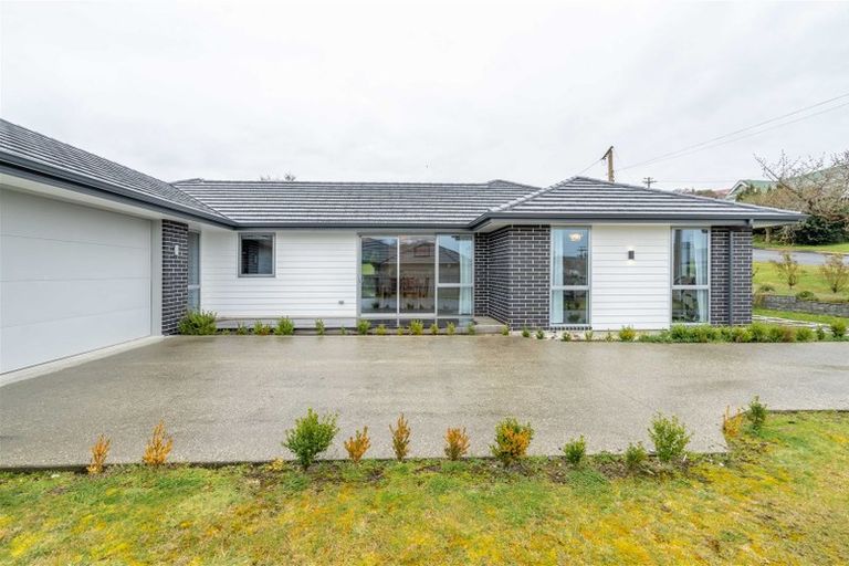 Photo of property in 14 Mary Street, Gore, 9710