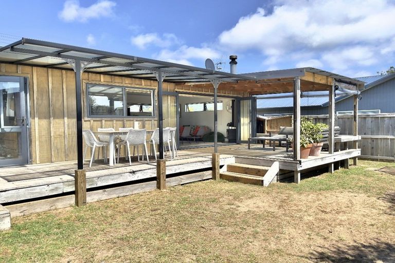 Photo of property in 112a Kiwi Road, Whangamata, 3620