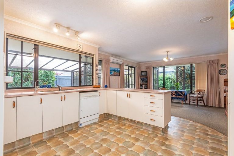 Photo of property in 19 Caroline Crescent, Highbury, Palmerston North, 4412