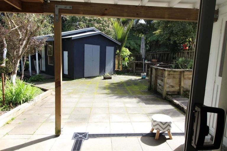 Photo of property in 17 Rimutaka Place, Titirangi, Auckland, 0604