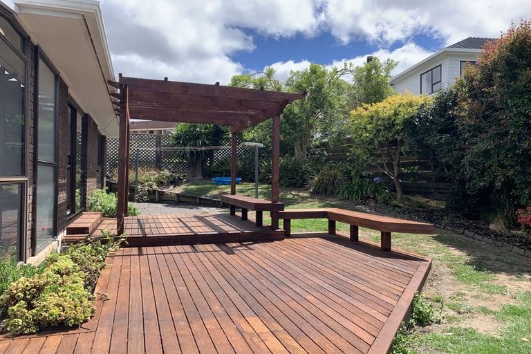 Photo of property in 20 Tatyana Place, Massey, Auckland, 0614