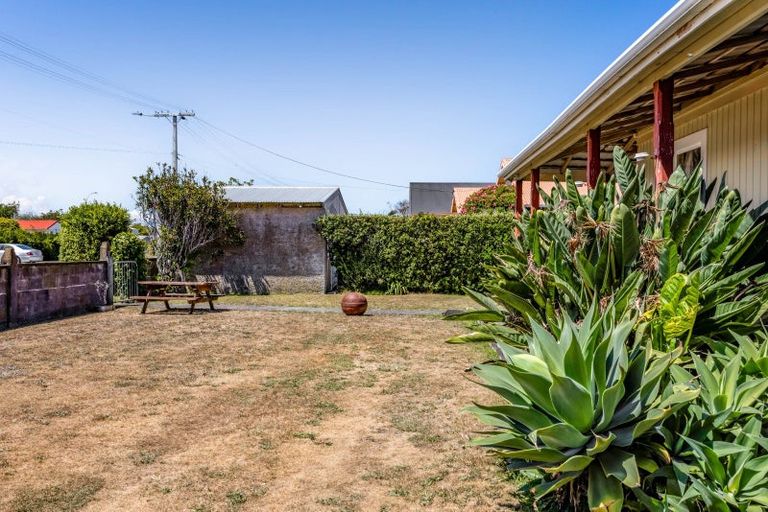 Photo of property in 68 Domett Street, Opunake, 4616