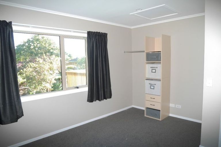 Photo of property in 11 Kebbell Drive, Waikanae, 5391