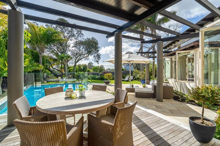 Photo of property in 2/2 Clifton Road, Hauraki, Auckland, 0622