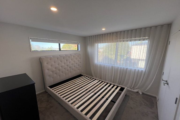 Photo of property in 2/39 Graham Avenue, Te Atatu Peninsula, Auckland, 0610