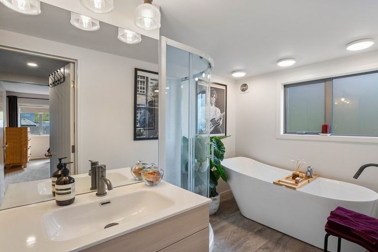 Photo of property in 5 Marina Drive, Frankton, Queenstown, 9300