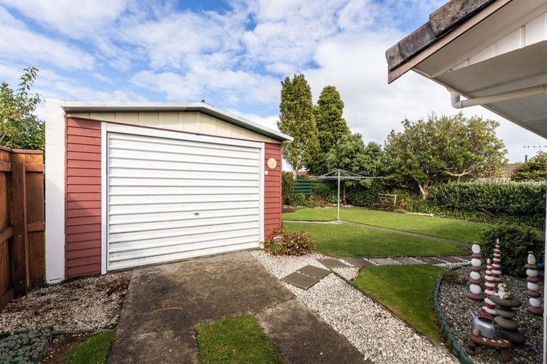 Photo of property in 42 Branch Road, Highlands Park, New Plymouth, 4312