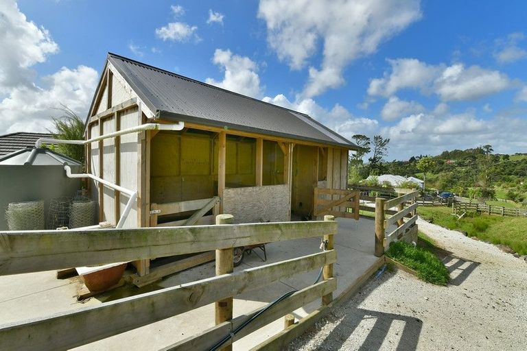 Photo of property in 65c Manuka Grove, Helensville, 0875