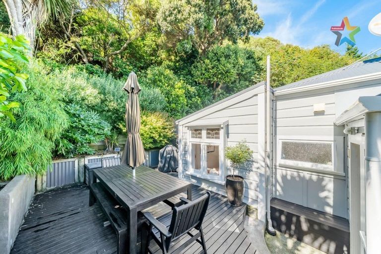 Photo of property in 409 Marine Drive, Mahina Bay, Lower Hutt, 5013