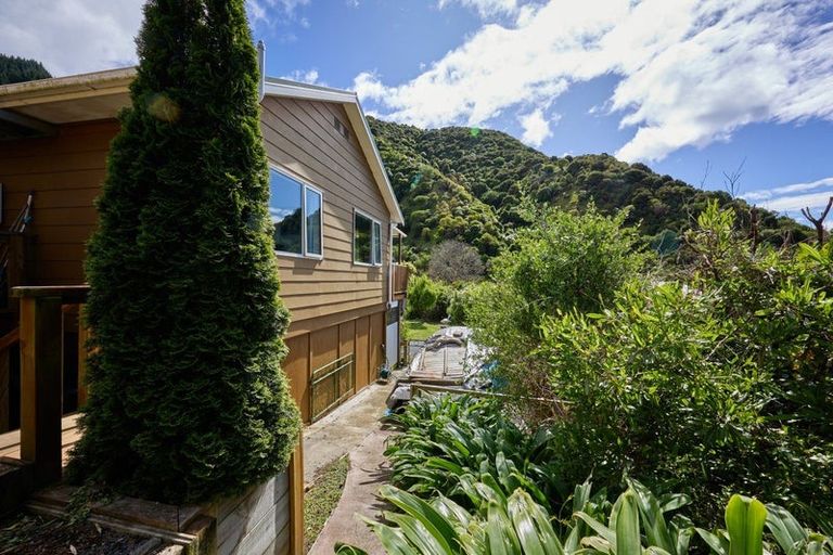 Photo of property in 17 Makura Road, Goose Bay, Kaikoura, 7374