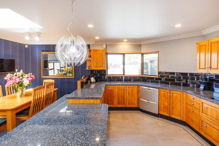 Photo of property in 96 John F Kennedy Drive, Milson, Palmerston North, 4414