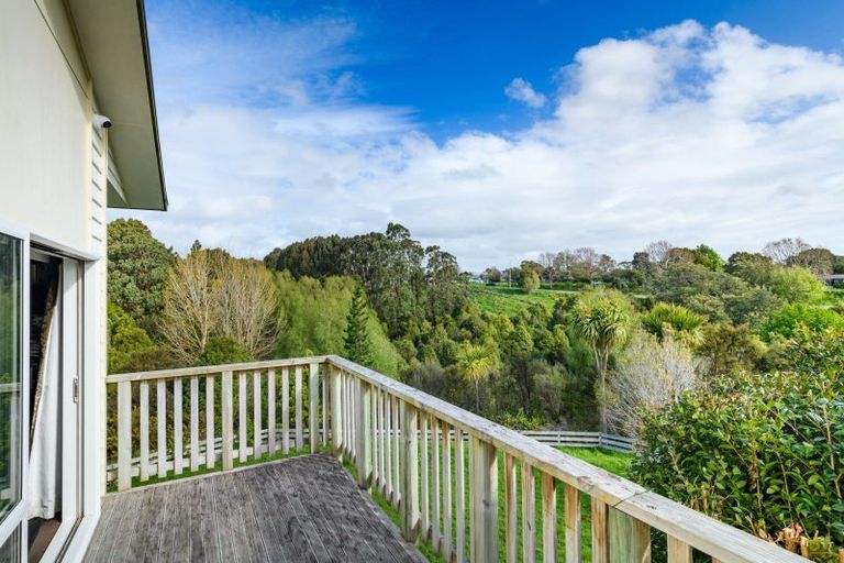 Photo of property in 34 Ruapehu Drive, Fitzherbert, Palmerston North, 4410