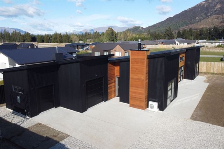 Photo of property in 12 Teal Place, Lake Hawea, Wanaka, 9382