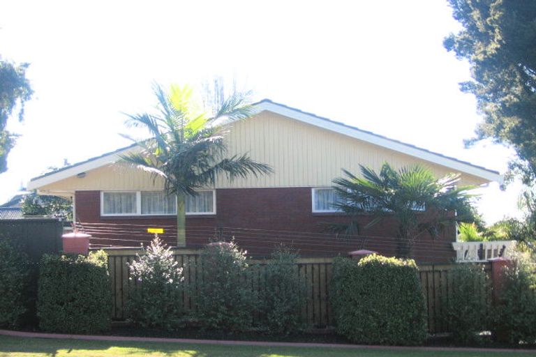 Photo of property in 8 Butterworth Avenue, Opaheke, Papakura, 2113