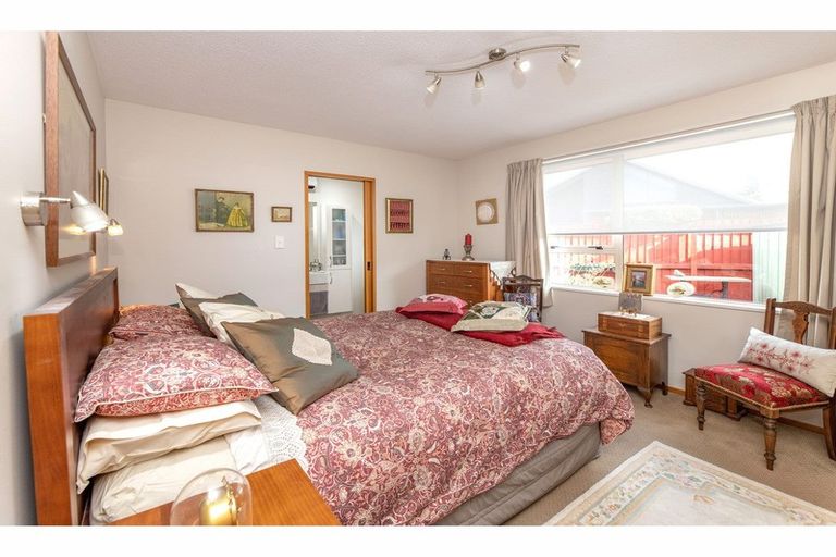 Photo of property in 23 Giles Place, Shirley, Christchurch, 8061