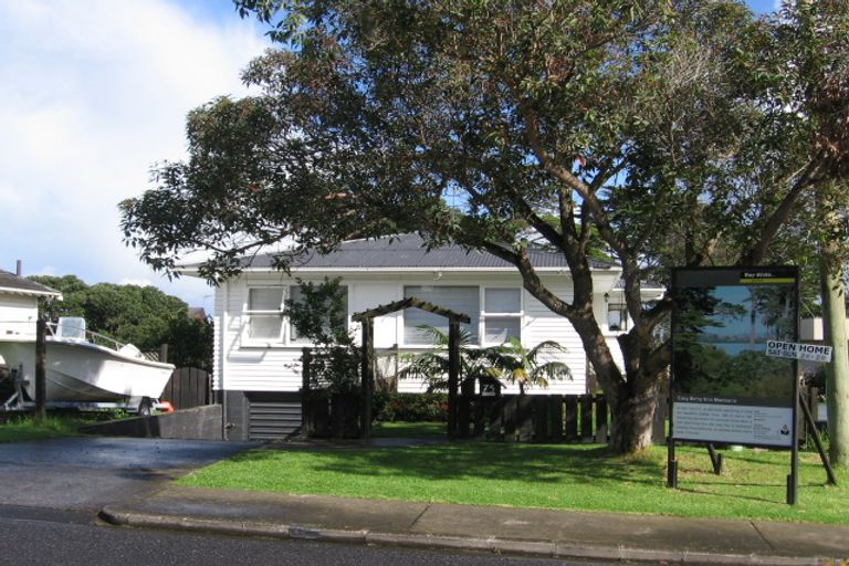 Photo of property in 1/75 Clovelly Road, Bucklands Beach, Auckland, 2012